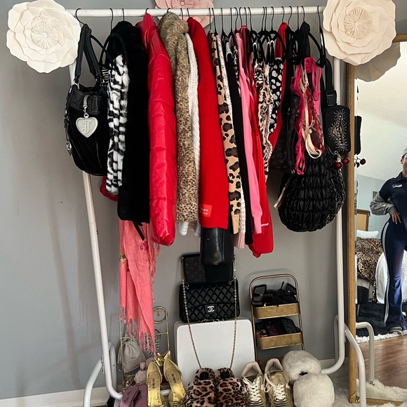 Meet your Posher, Madison - Picture 8 of 9